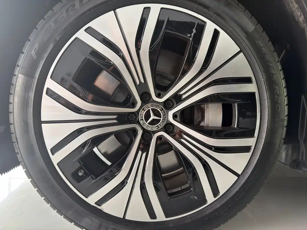 Mercedes-Benz EQE SUV — фото 14