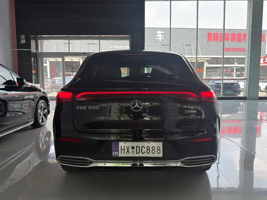 Mercedes-Benz EQE SUV — фото 16