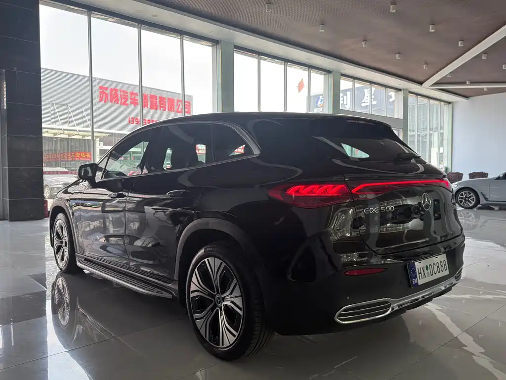 Mercedes-Benz EQE SUV — фото 17