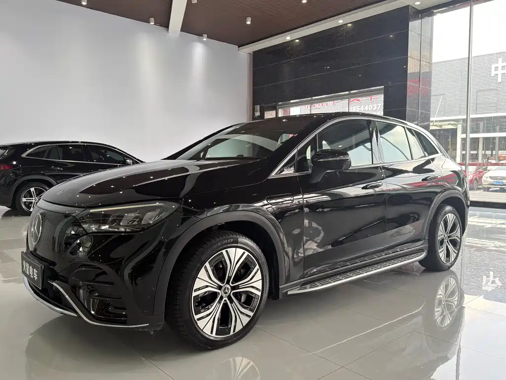 Mercedes-Benz EQE SUV — фото 18