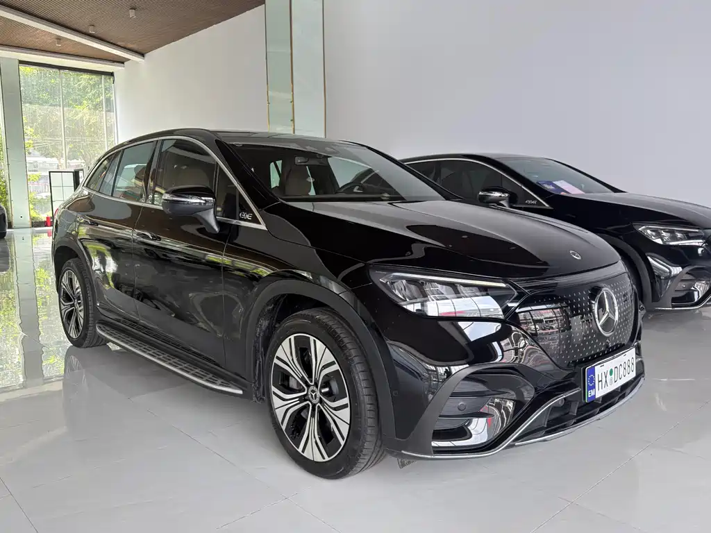 Mercedes-Benz EQE SUV — фото 3