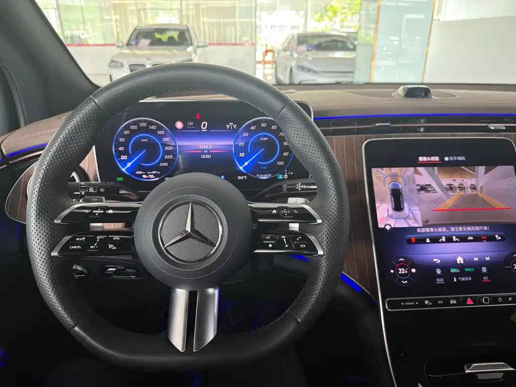 Mercedes-Benz EQE SUV — фото 4