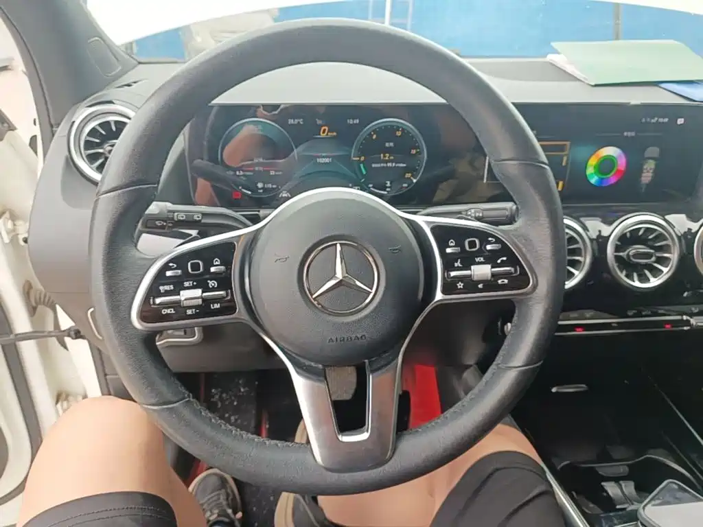 Mercedes-Benz GLA — фото 11