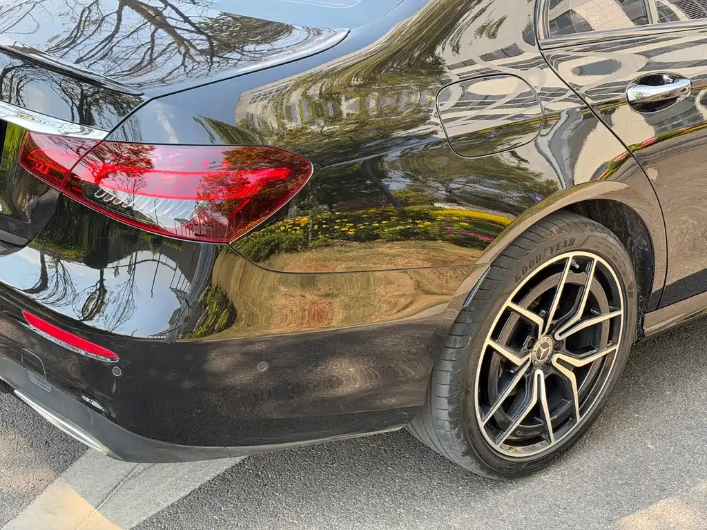 Mercedes-Benz E-Class (Import) — фото 17