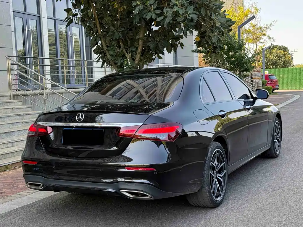 Mercedes-Benz E-Class (Import) — фото 3
