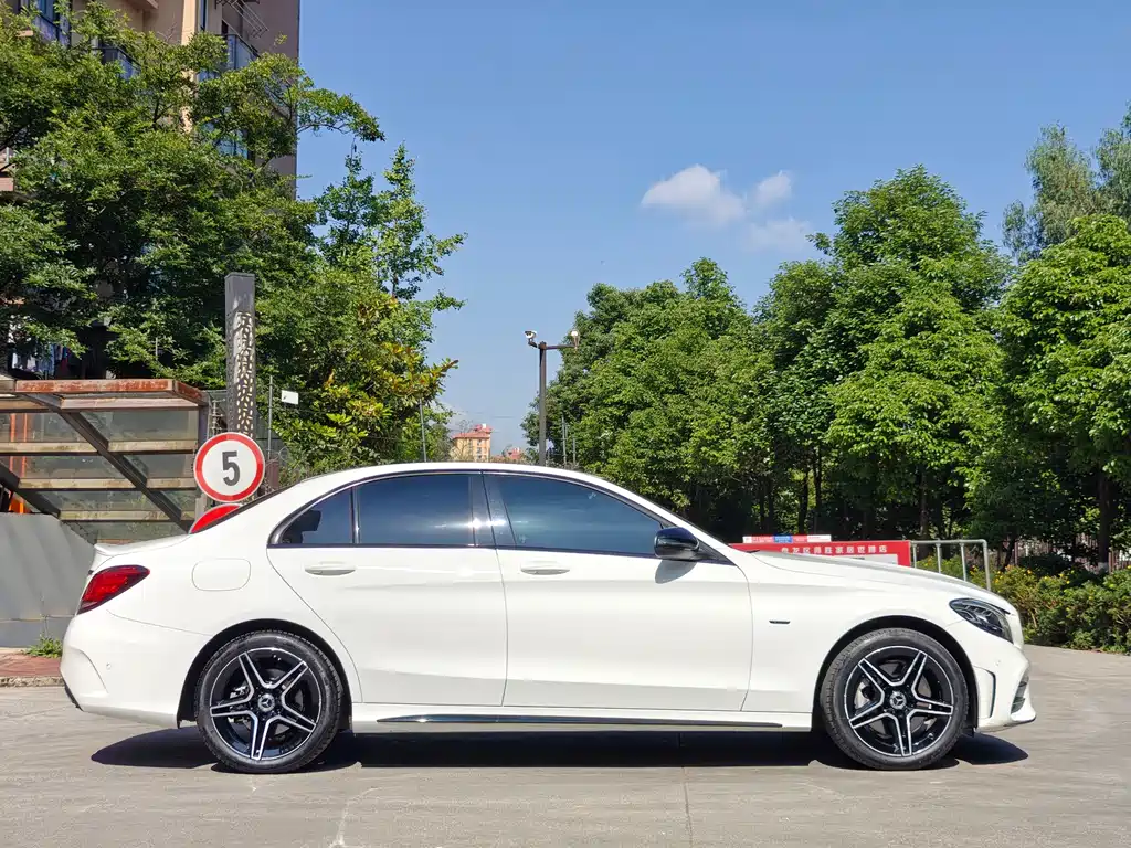 Mercedes-Benz C-Class — фото 24