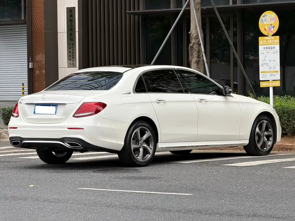 Mercedes-Benz E-Class — фото 5