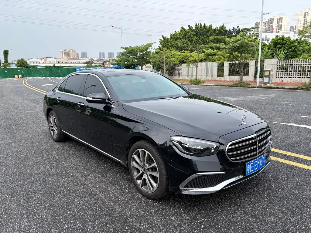 Mercedes-Benz E-Class — фото 3