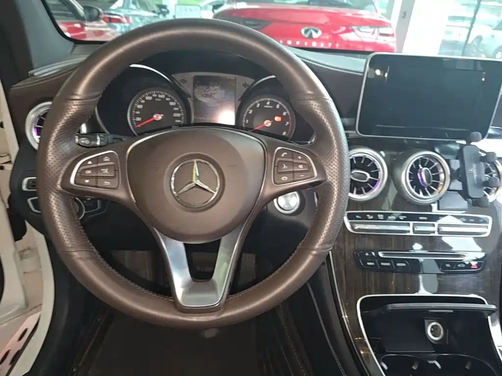 Mercedes-Benz GLC — фото 11
