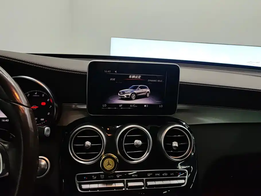 Mercedes-Benz GLC — фото 13
