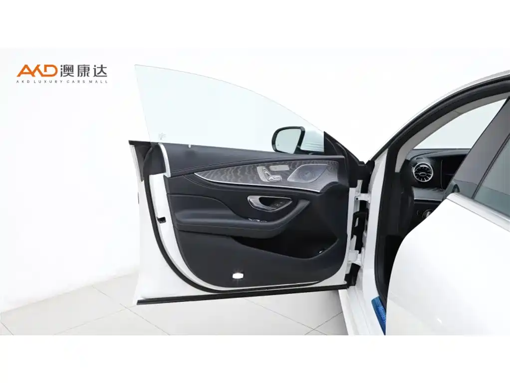 Mercedes-Benz CLS — фото 10