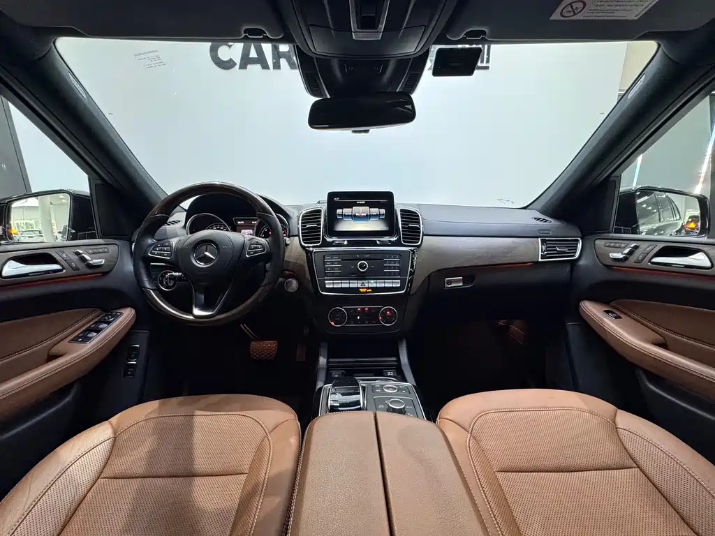 Mercedes-Benz GLS — фото 15