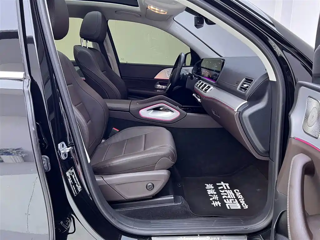 Mercedes-Benz GLS — фото 18
