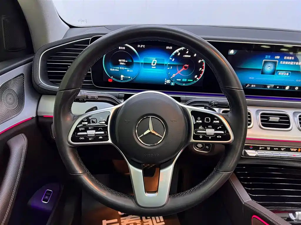 Mercedes-Benz GLS — фото 23