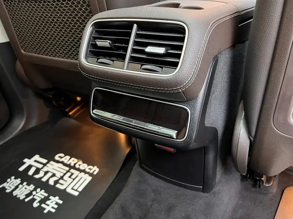 Mercedes-Benz GLS — фото 28