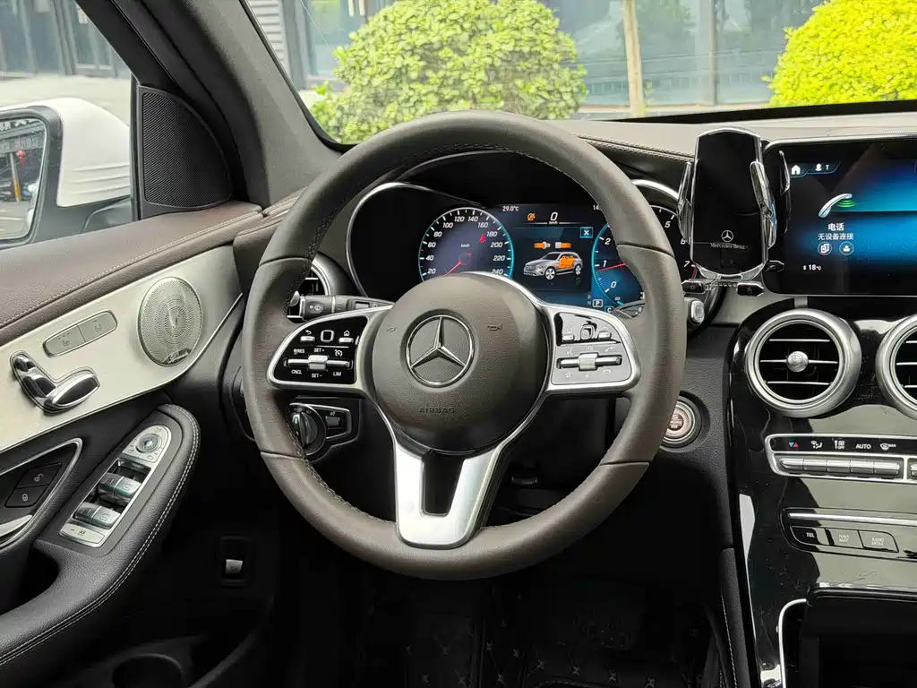 Mercedes-Benz GLC — фото 11