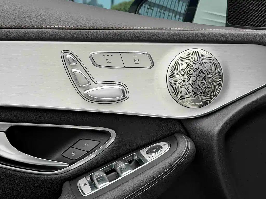 Mercedes-Benz GLC — фото 9
