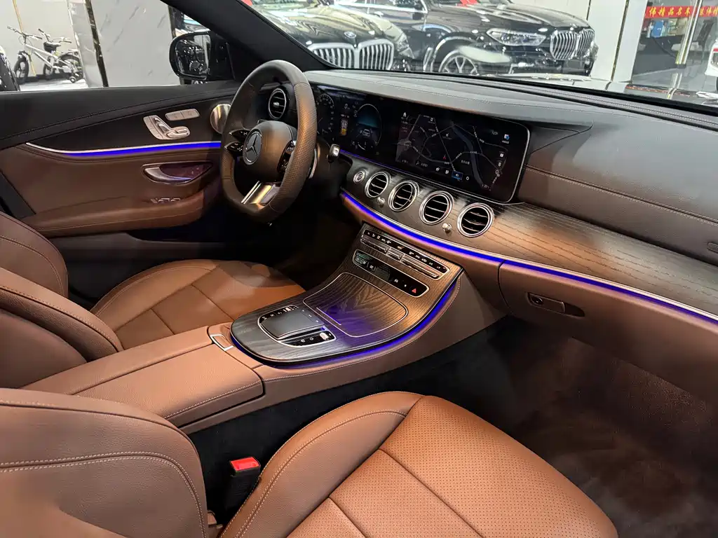 Mercedes-Benz E-Class — фото 10