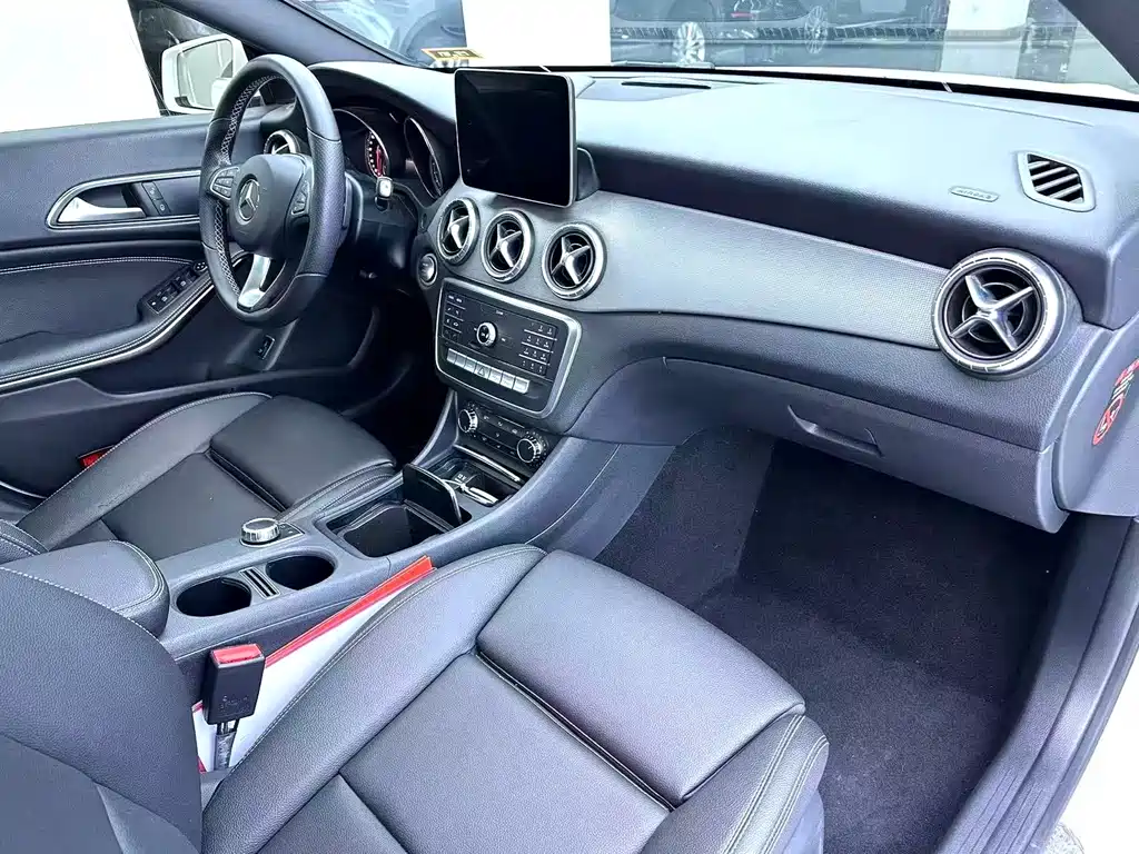 Mercedes-Benz CLA (Import) — фото 10