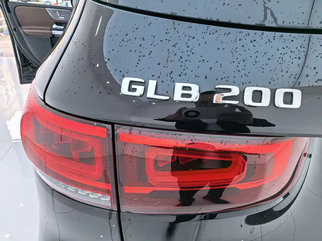 Mercedes-Benz GLB — фото 13