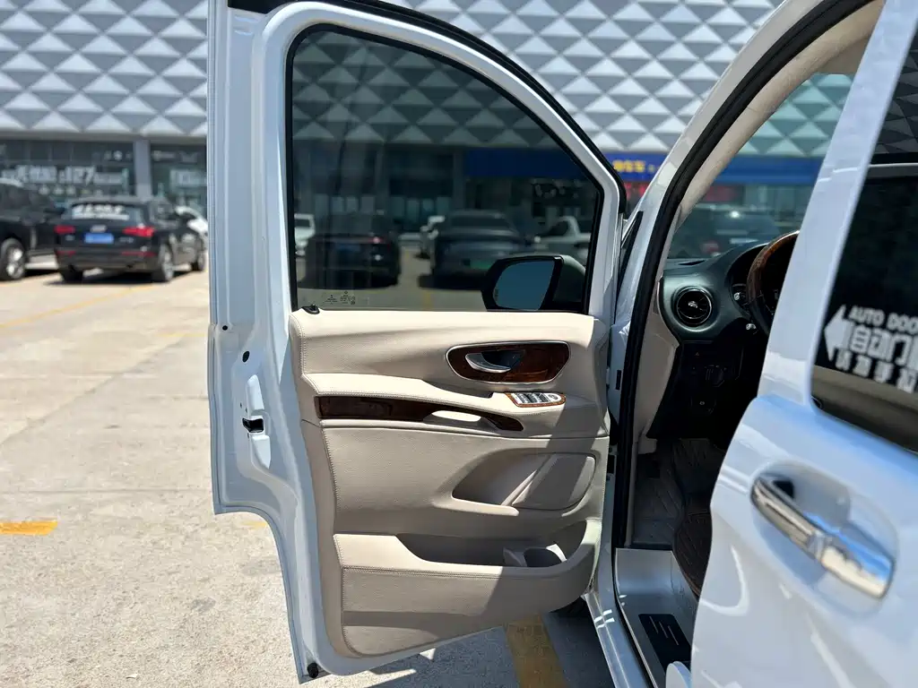 Mercedes-Benz Vito — фото 10