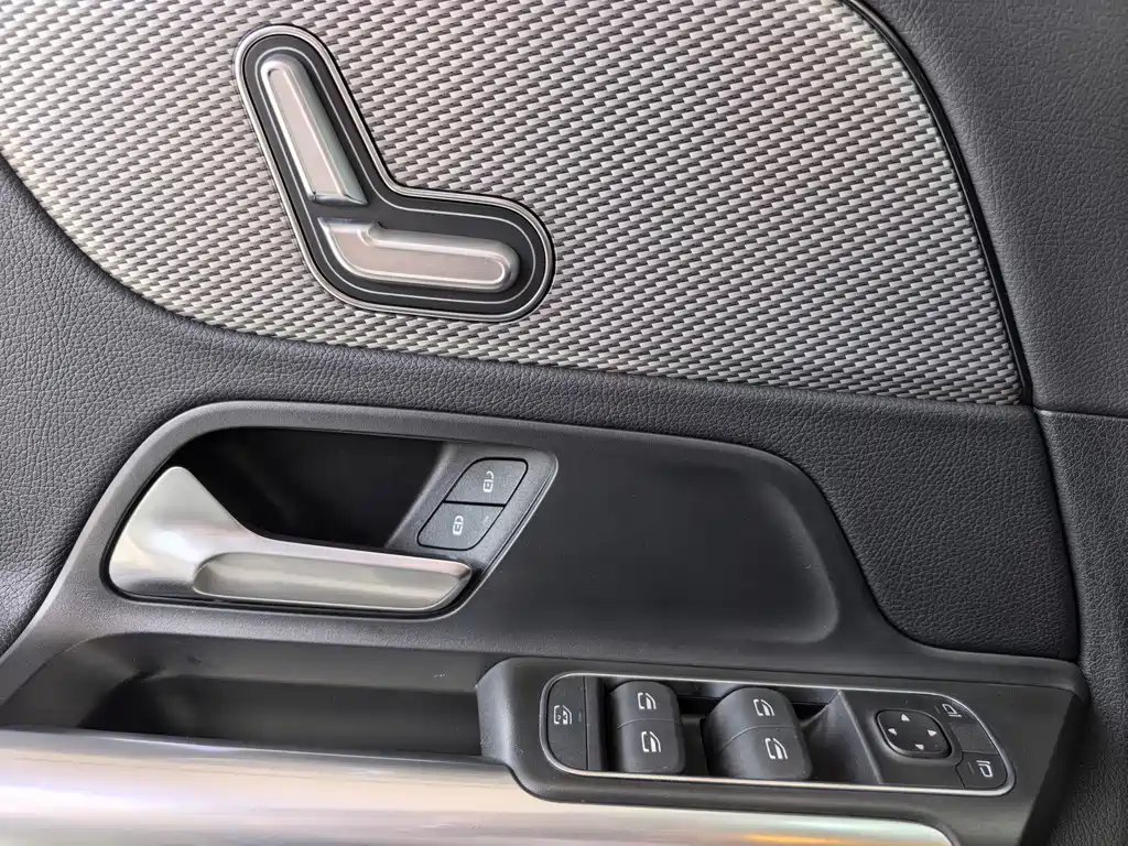 Mercedes-Benz GLA — фото 11
