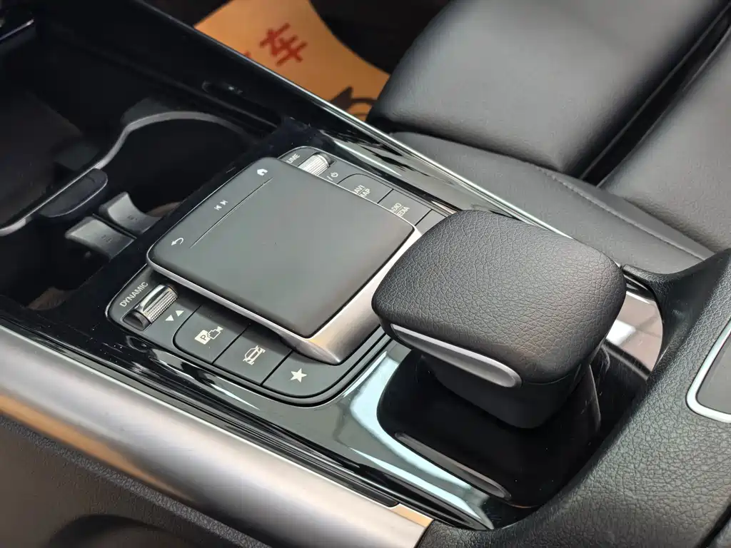 Mercedes-Benz GLA — фото 9