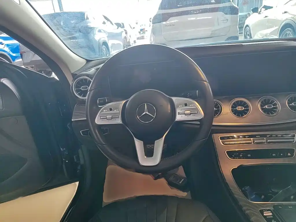 Mercedes-Benz CLS — фото 11
