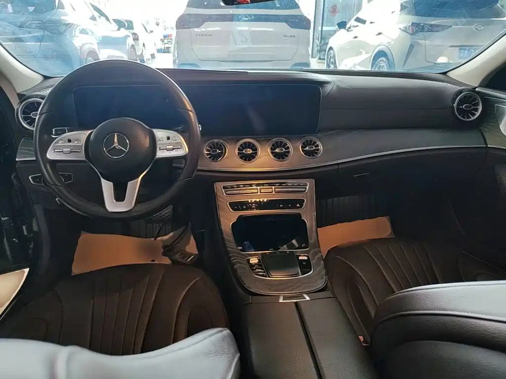 Mercedes-Benz CLS — фото 10