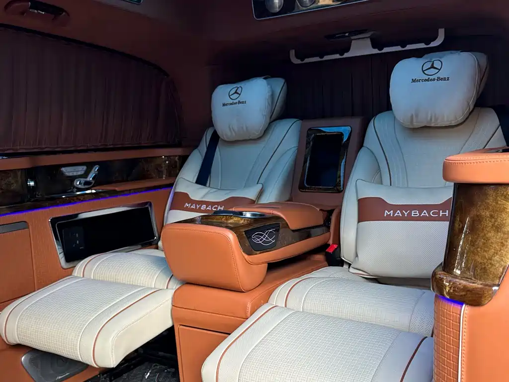 Mercedes-Benz V-Class — фото 14