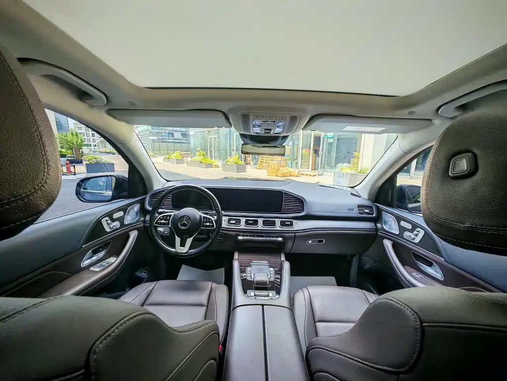 Mercedes-Benz GLS — фото 11