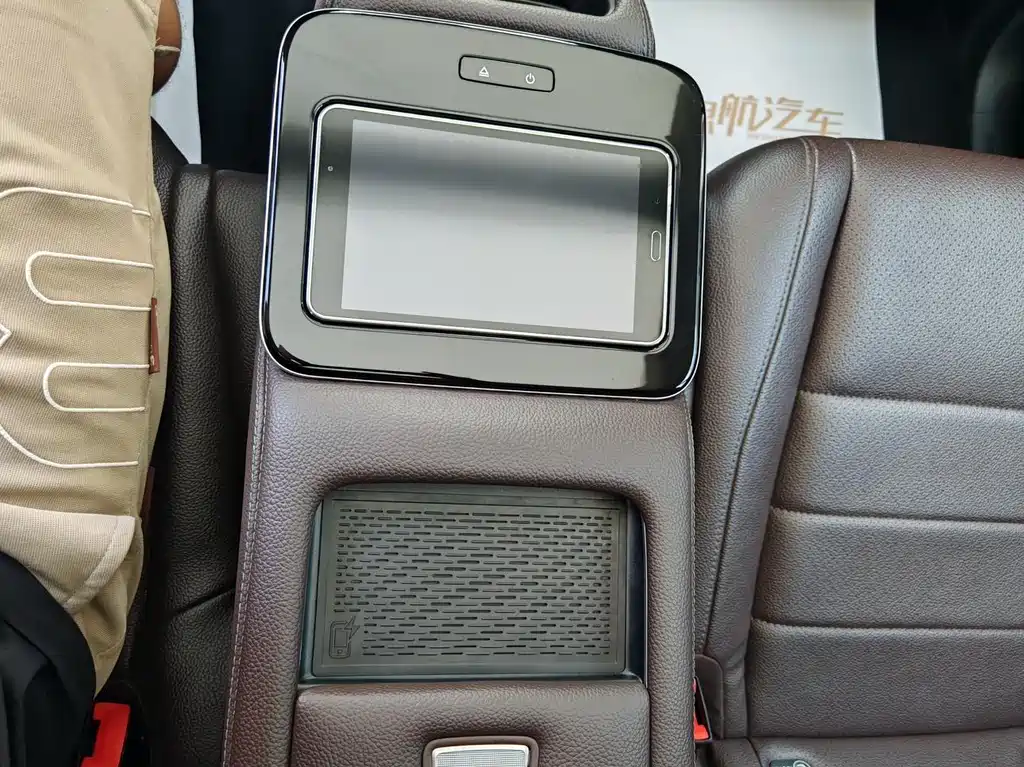 Mercedes-Benz GLS — фото 14