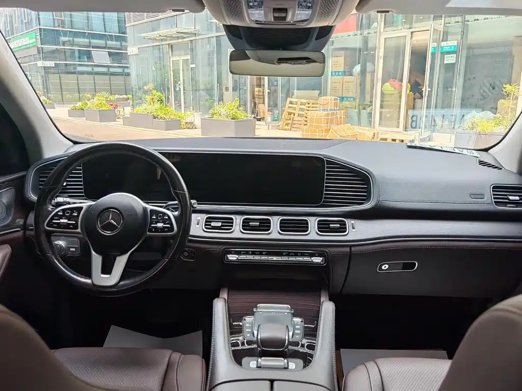 Mercedes-Benz GLS — фото 15