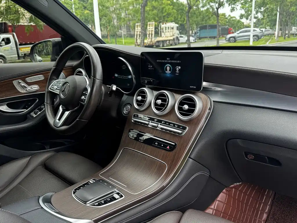 Mercedes-Benz GLC — фото 14