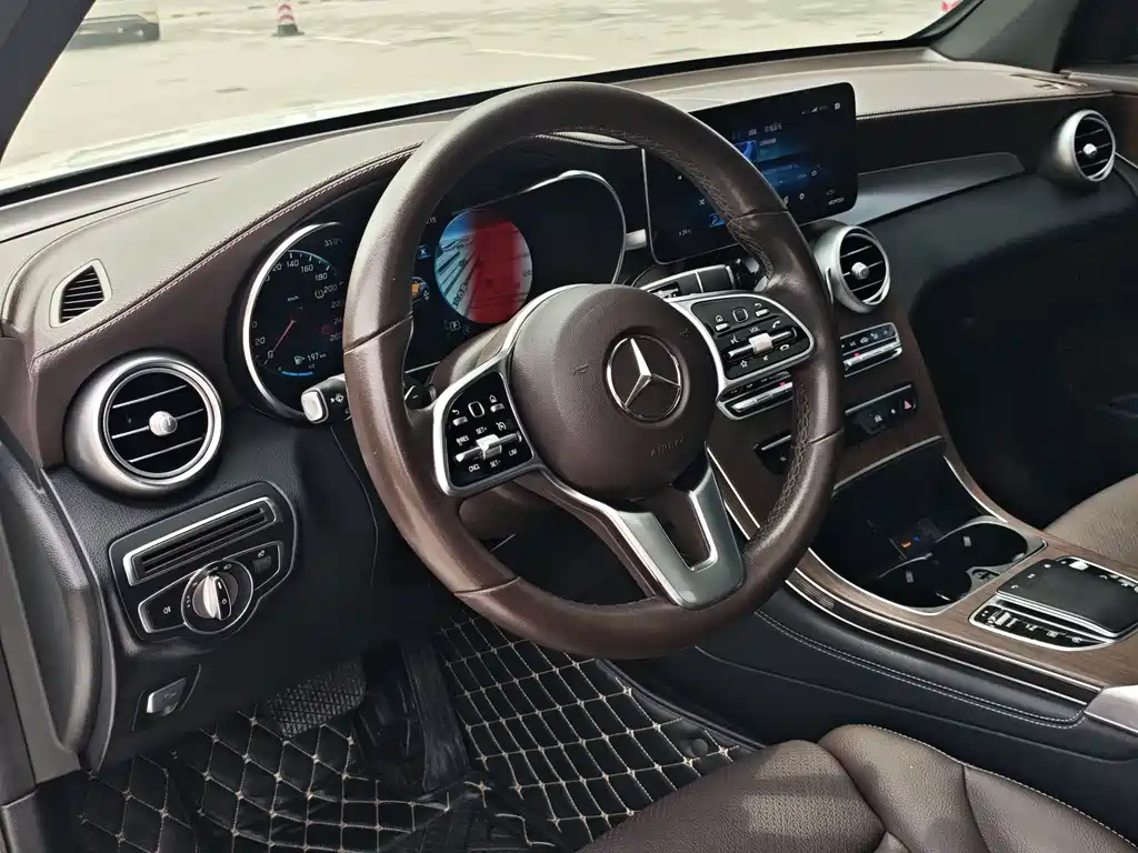 Mercedes-Benz GLC — фото 15