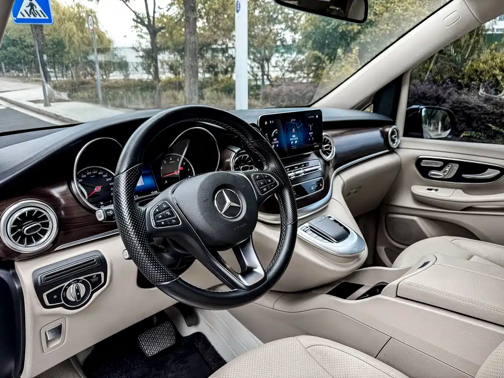 Mercedes-Benz V-Class — фото 5