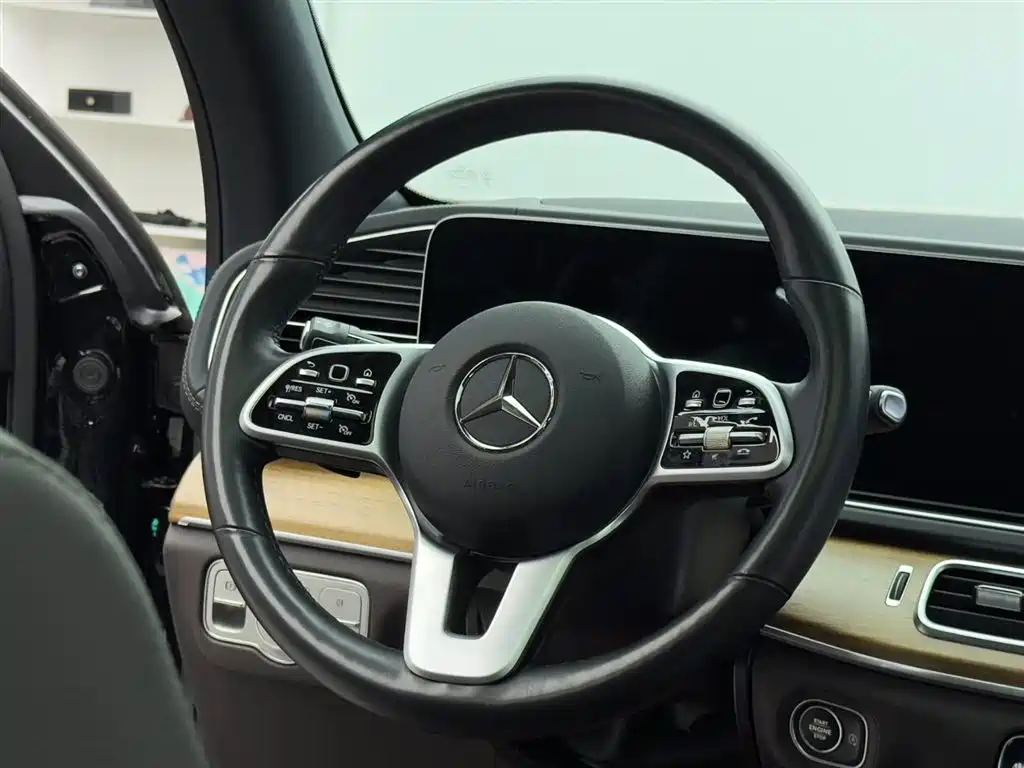 Mercedes-Benz GLS — фото 13
