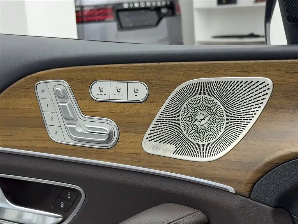 Mercedes-Benz GLS — фото 18