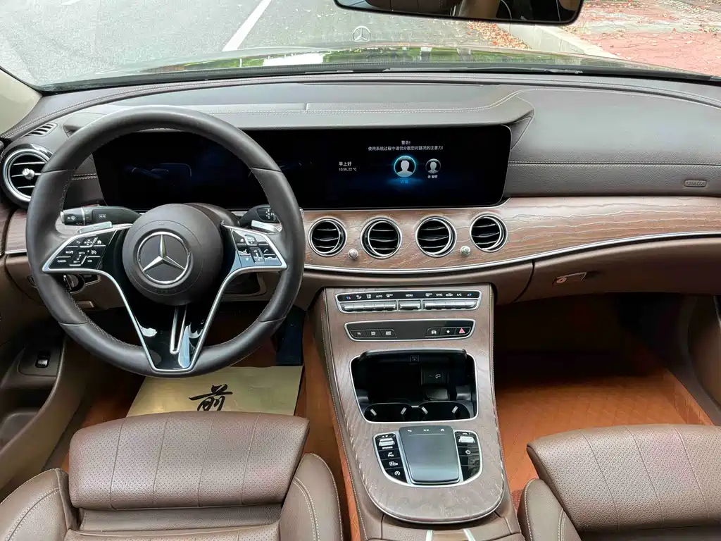 Mercedes-Benz E-Class — фото 18