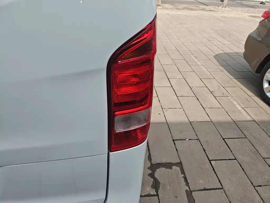 Mercedes-Benz Vito — фото 24