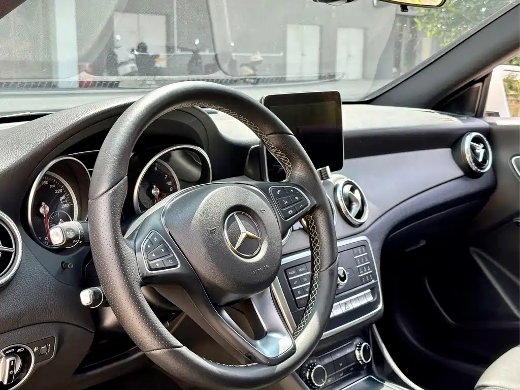 Mercedes-Benz CLA (Import) — фото 9