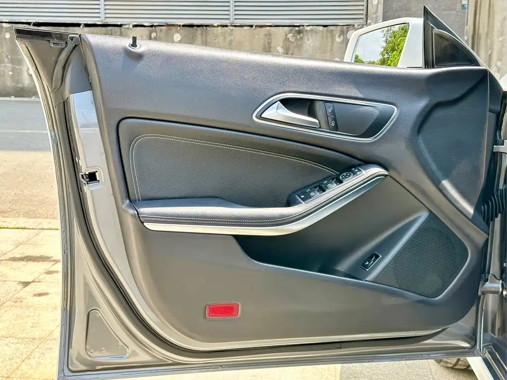 Mercedes-Benz CLA (Import) — фото 10
