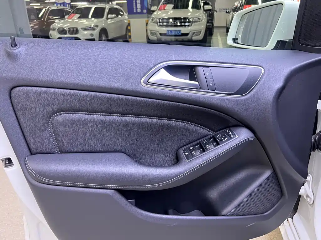 Mercedes-Benz B-Class — фото 10