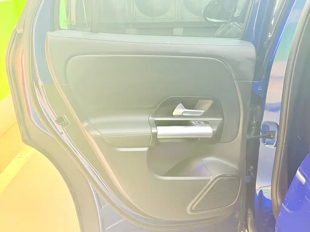 Mercedes-Benz EQA — фото 13