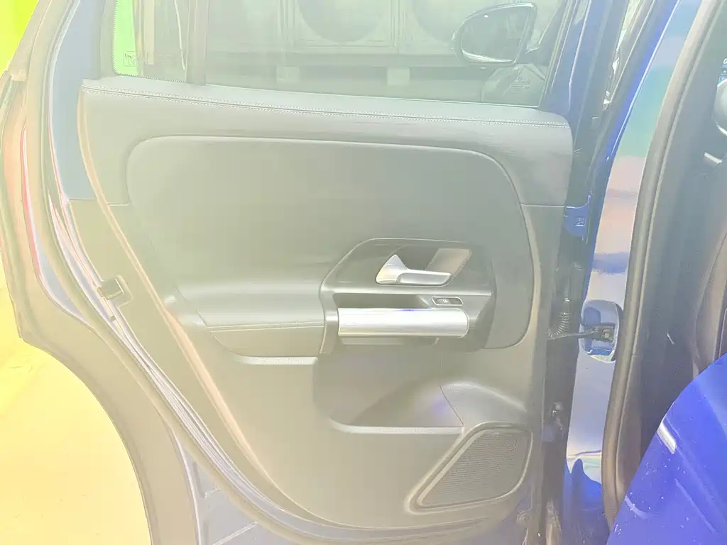 Mercedes-Benz EQA — фото 14