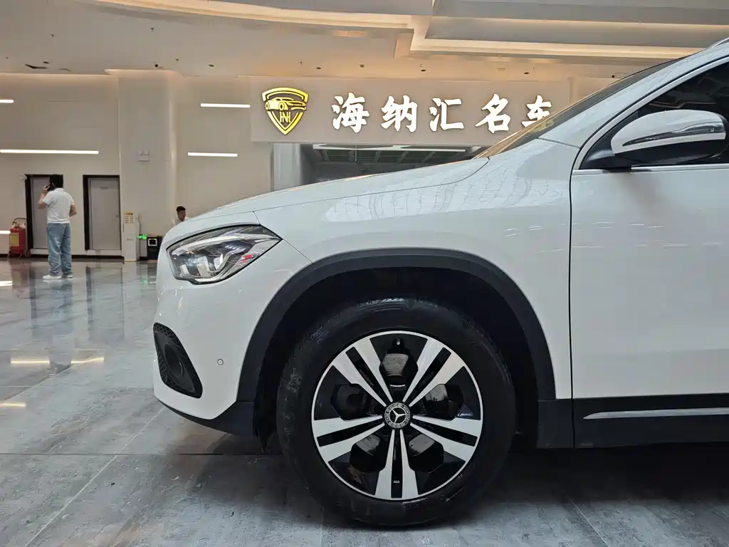 Mercedes-Benz GLA — фото 6