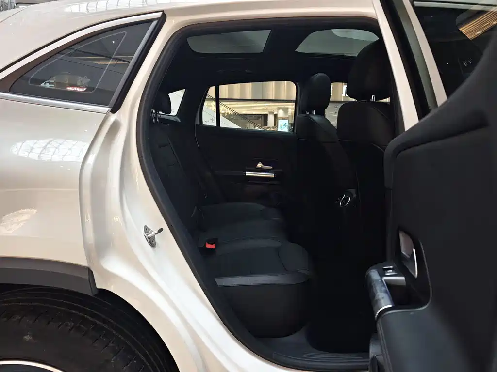 Mercedes-Benz GLA — фото 10