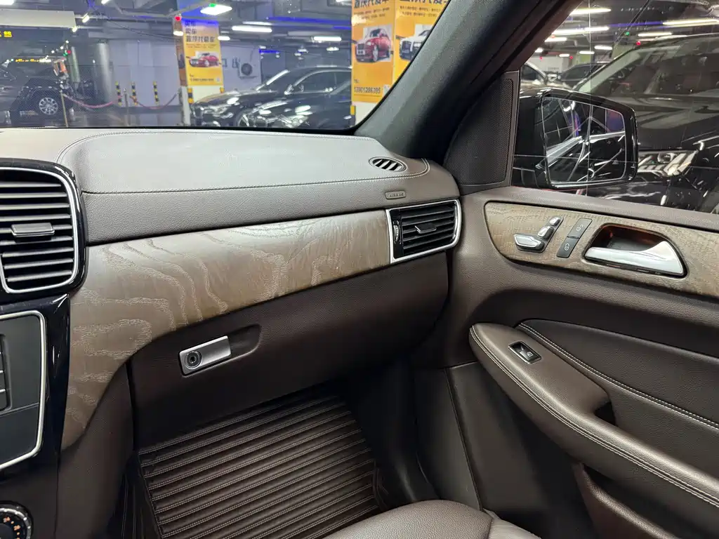 Mercedes-Benz GLE (Import) — фото 26