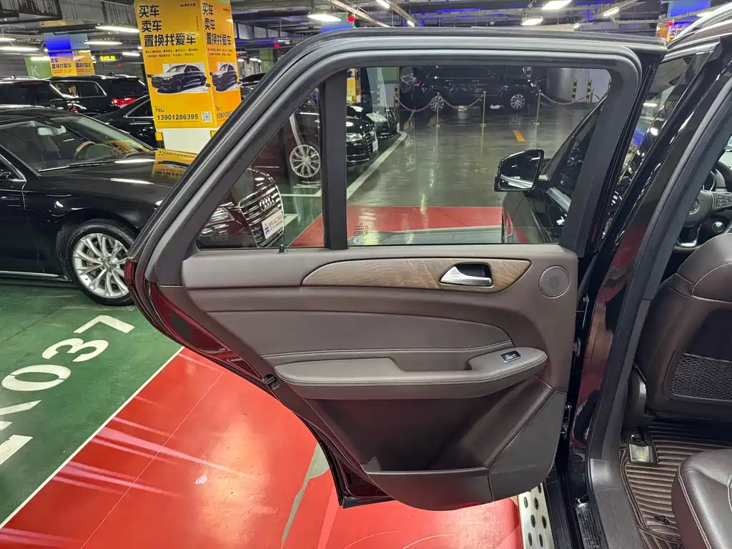 Mercedes-Benz GLE (Import) — фото 35