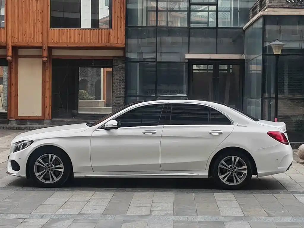 Mercedes-Benz C-Class — фото 24